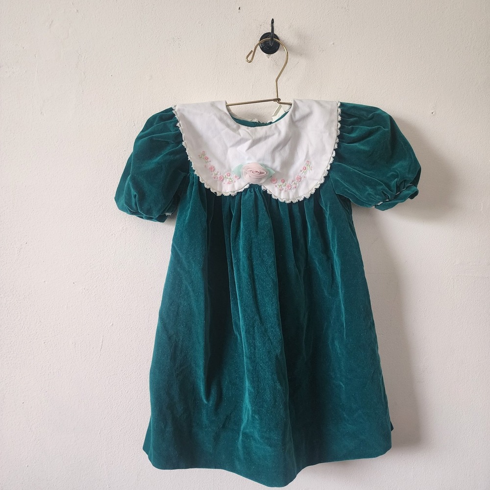 Vintage 90s 6X Girls Velour Christmas Smocked Bib Collar Dress  Green White